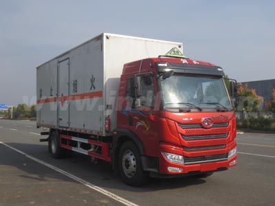 江特牌JDF5180XRYC6型易燃液体厢式运输车