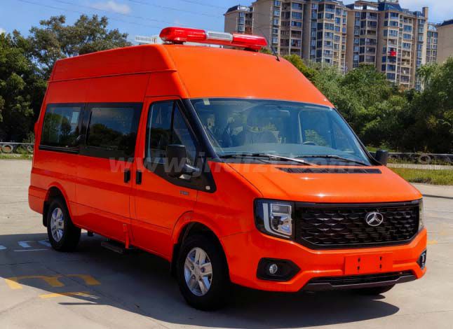 江铃四驱中轴10-12座运兵车