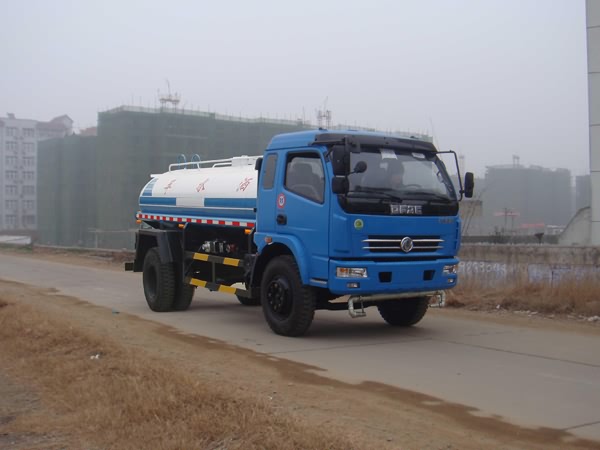 东风多利卡EQ1100LJ洒水车